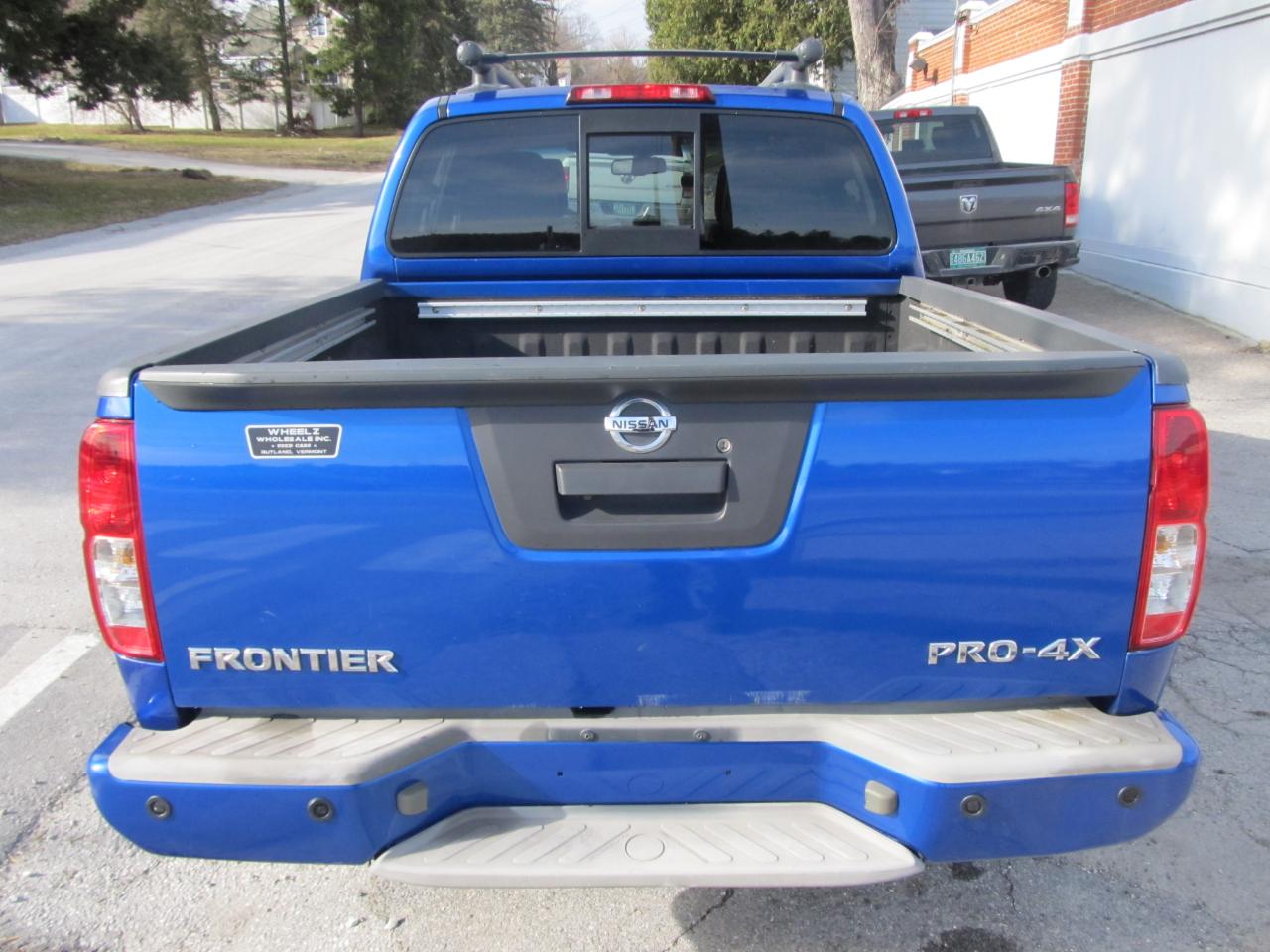 Nissan Frontier SL Crew Cab 5AT 4WD 2015