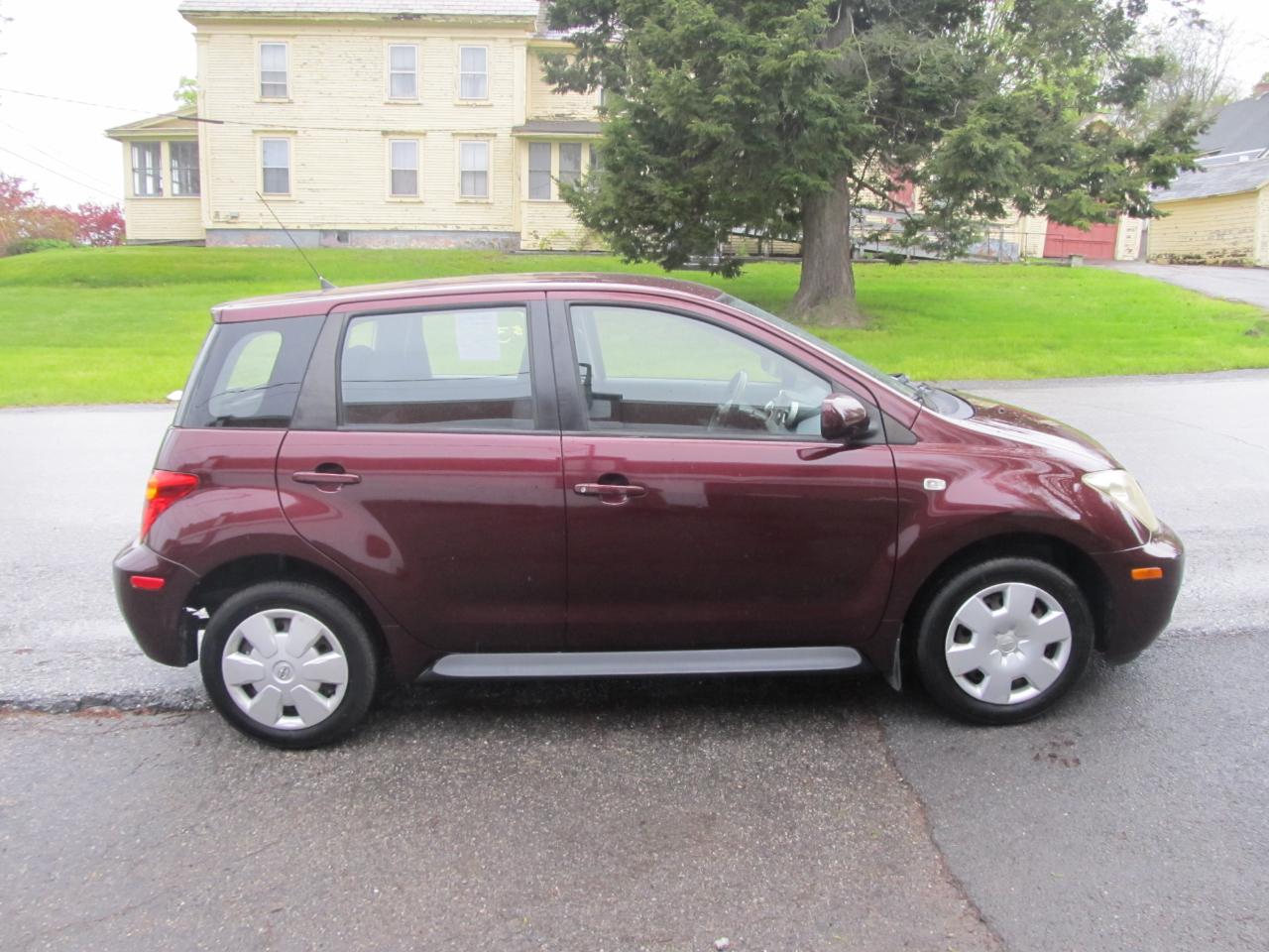 Scion xA Hatchback 2005