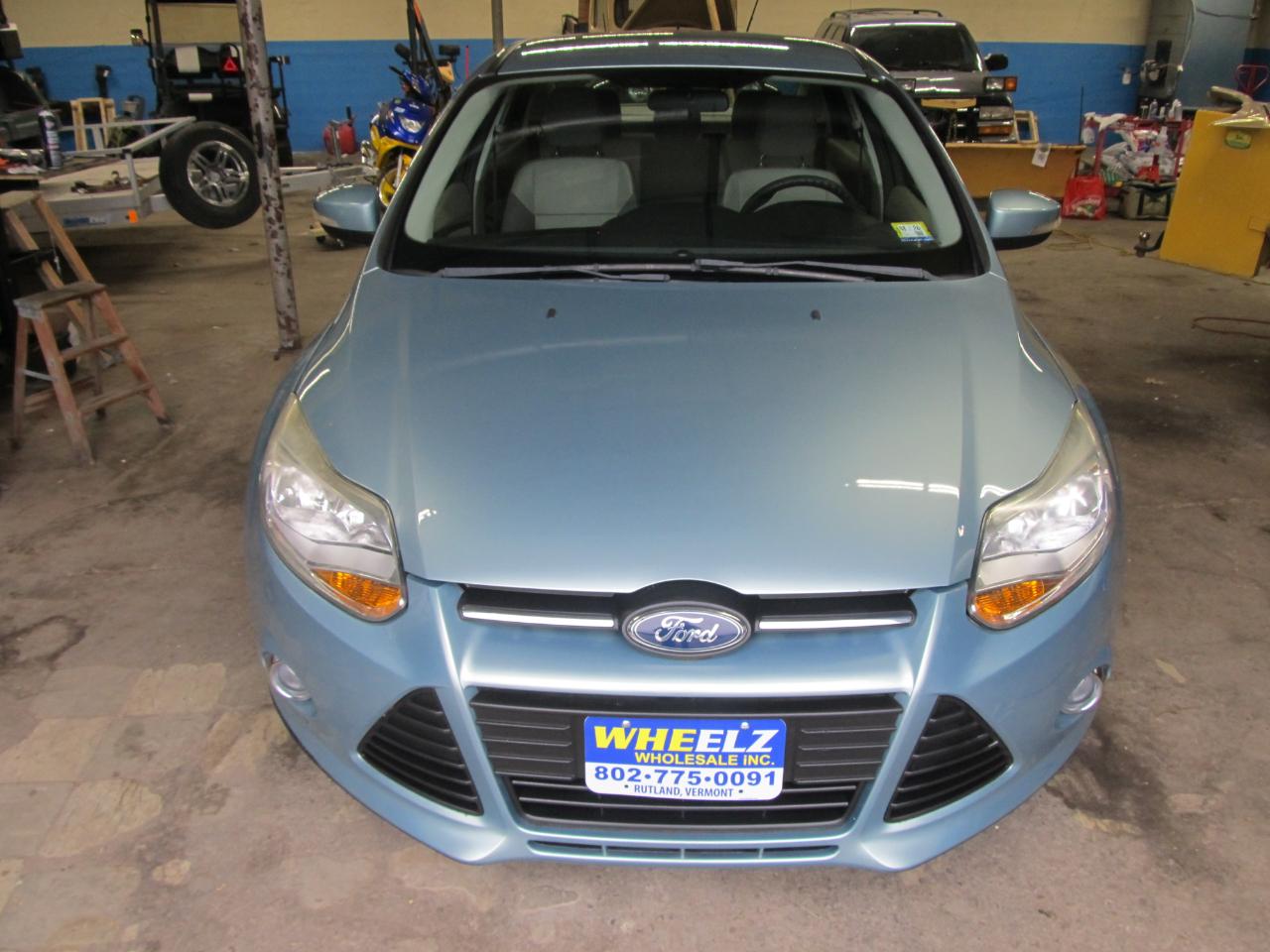 Ford Focus SE Sedan 2012