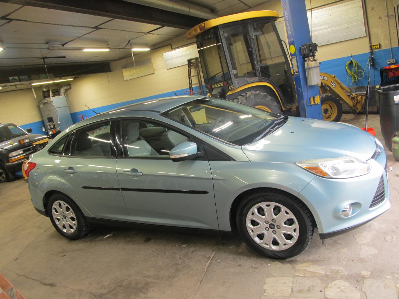 Ford Focus SE Sedan 2012