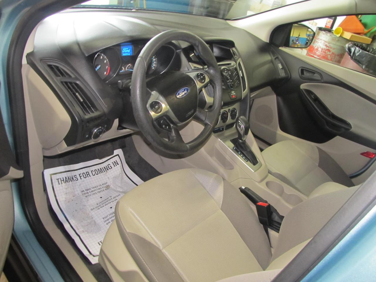 Ford Focus SE Sedan 2012