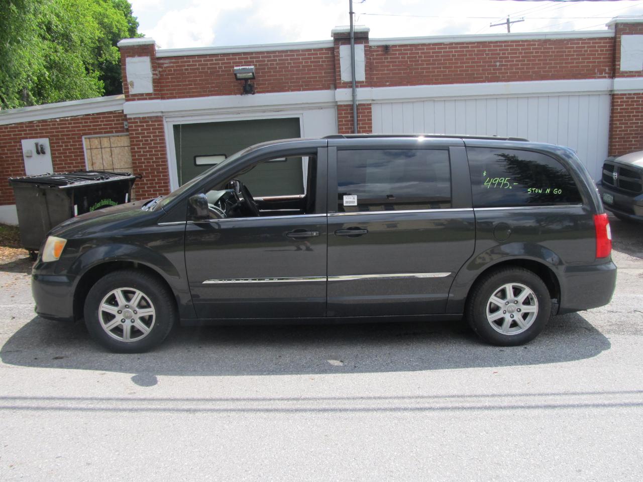 2012 Chrysler Town & Country Touring