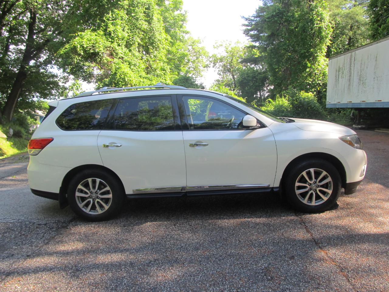 Nissan Pathfinder S 4WD 2014
