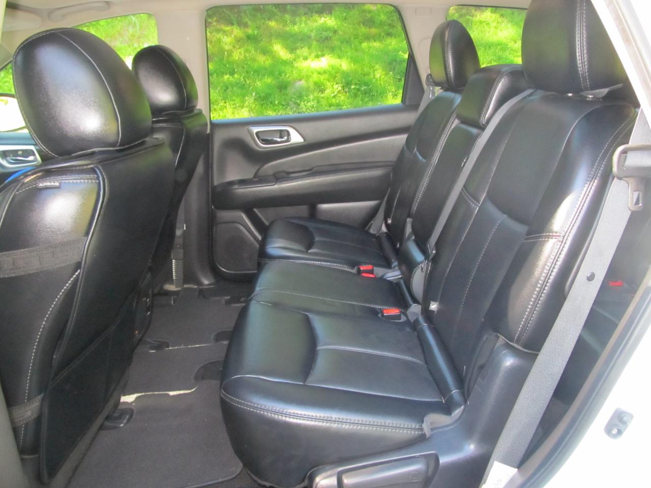 Nissan Pathfinder SV 4WD 2015