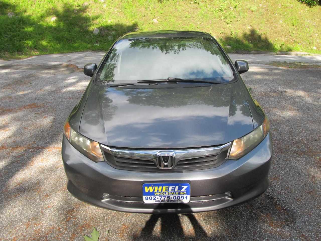 Honda Civic LX Sedan 5-Speed AT 2012