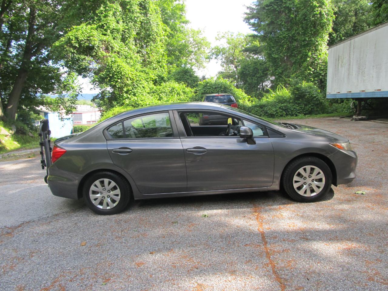 Honda Civic LX Sedan 5-Speed AT 2012