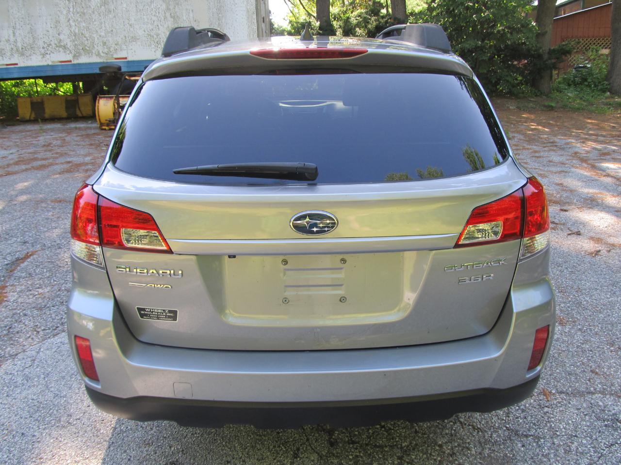Subaru Outback 3.6R Limited 2011