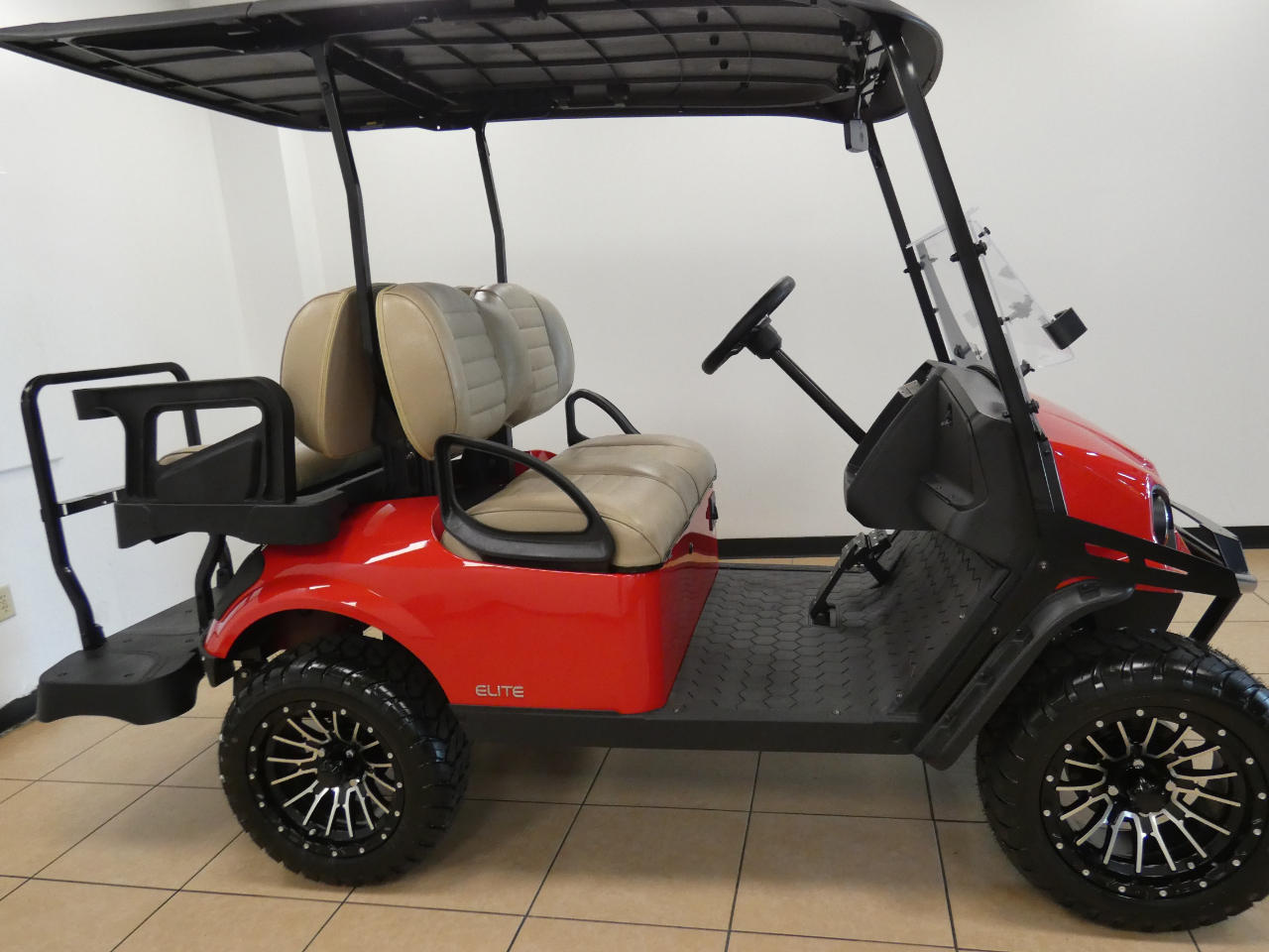 New 2025 EZGO Express S4 Lifted ELiTE Lithium for Sale in St. Louis MO