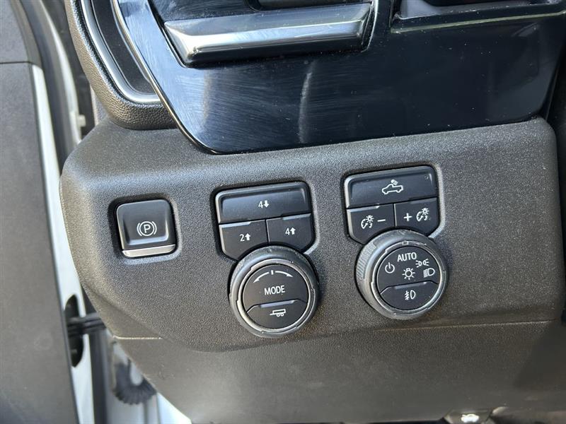 Chevrolet Silverado 2500HD LT Crew Cab 4WD 2024