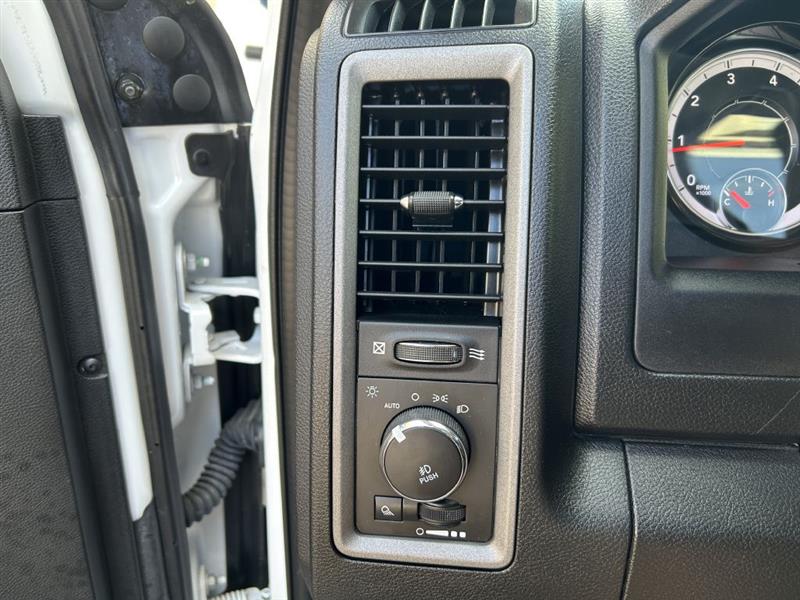2021 Ram 1500 Classic Tradesman photo 2