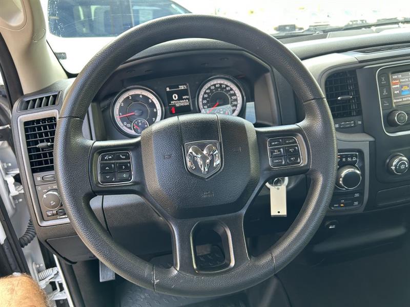 2021 Ram 1500 Classic Tradesman photo 3