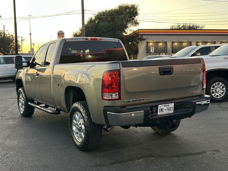 GMC Sierra 2500HD SLE Ext. Cab 4WD 2012 GMC Sierra 2500HD SLE Ext. Cab 4WD 2012