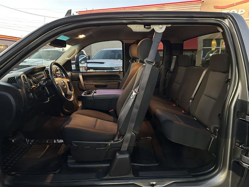 GMC Sierra 2500HD SLE Ext. Cab 4WD 2012 GMC Sierra 2500HD SLE Ext. Cab 4WD 2012