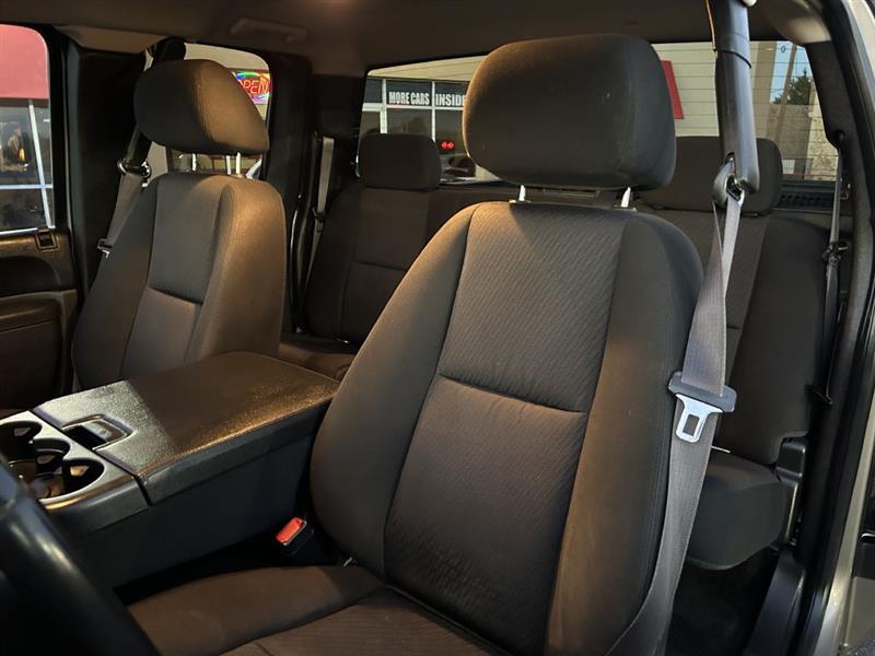 GMC Sierra 2500HD SLE Ext. Cab 4WD 2012 GMC Sierra 2500HD SLE Ext. Cab 4WD 2012