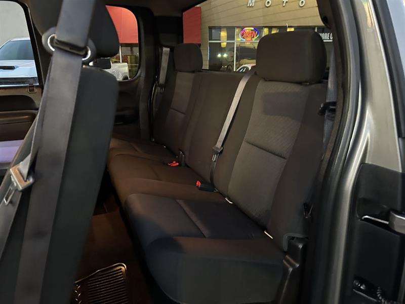 GMC Sierra 2500HD SLE Ext. Cab 4WD 2012 GMC Sierra 2500HD SLE Ext. Cab 4WD 2012