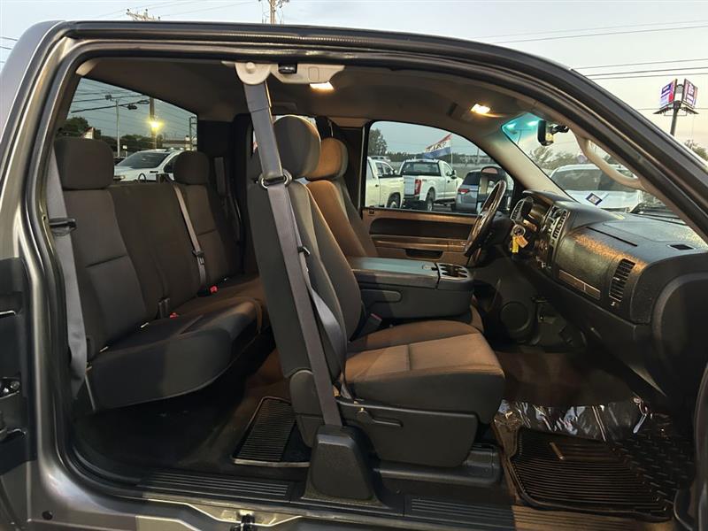 GMC Sierra 2500HD SLE Ext. Cab 4WD 2012 GMC Sierra 2500HD SLE Ext. Cab 4WD 2012