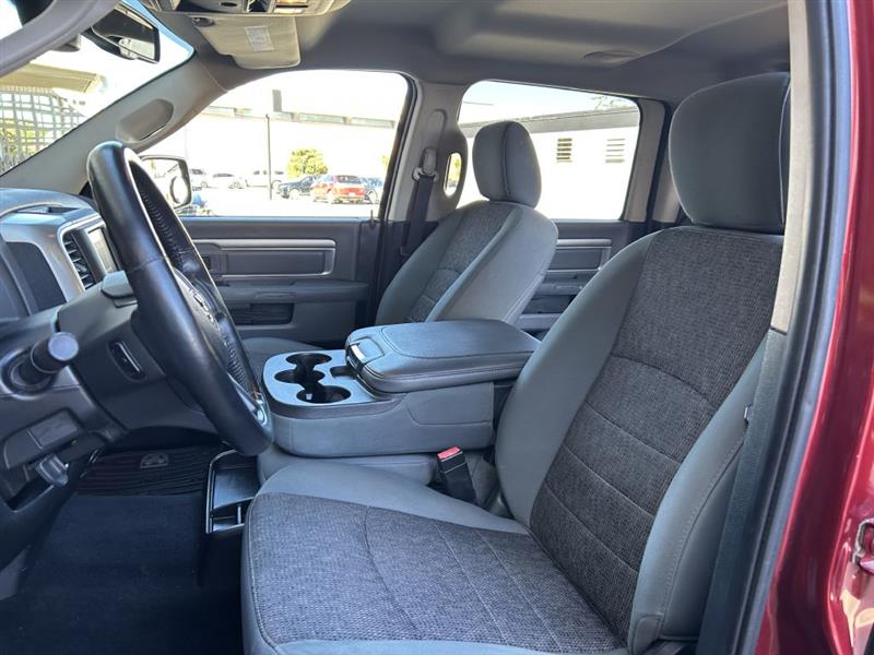 RAM 1500 SLT Crew Cab SWB 4WD 2015 RAM 1500 SLT Crew Cab SWB 4WD 2015