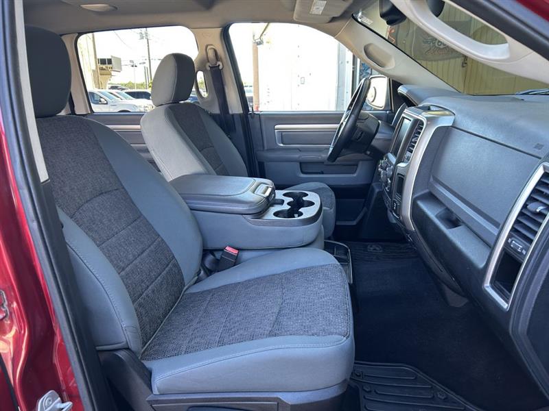 RAM 1500 SLT Crew Cab SWB 4WD 2015 RAM 1500 SLT Crew Cab SWB 4WD 2015