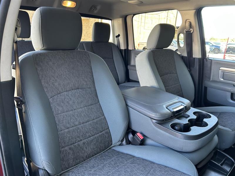RAM 1500 SLT Crew Cab SWB 4WD 2015 RAM 1500 SLT Crew Cab SWB 4WD 2015
