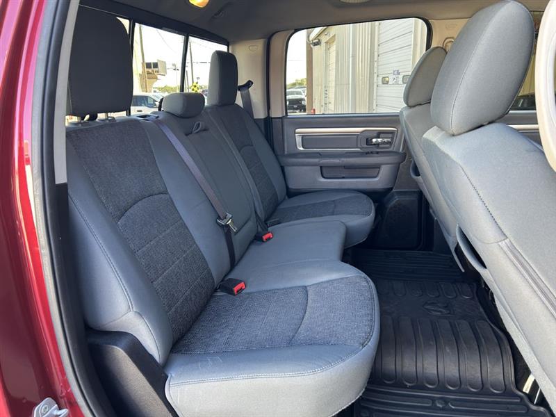 RAM 1500 SLT Crew Cab SWB 4WD 2015 RAM 1500 SLT Crew Cab SWB 4WD 2015