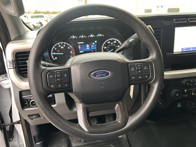 Ford F-250 SD FX4 Crew Cab 4WD 2023