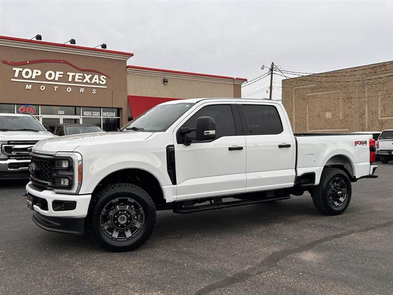 Ford F-250 SD FX4 Crew Cab 4WD 2023