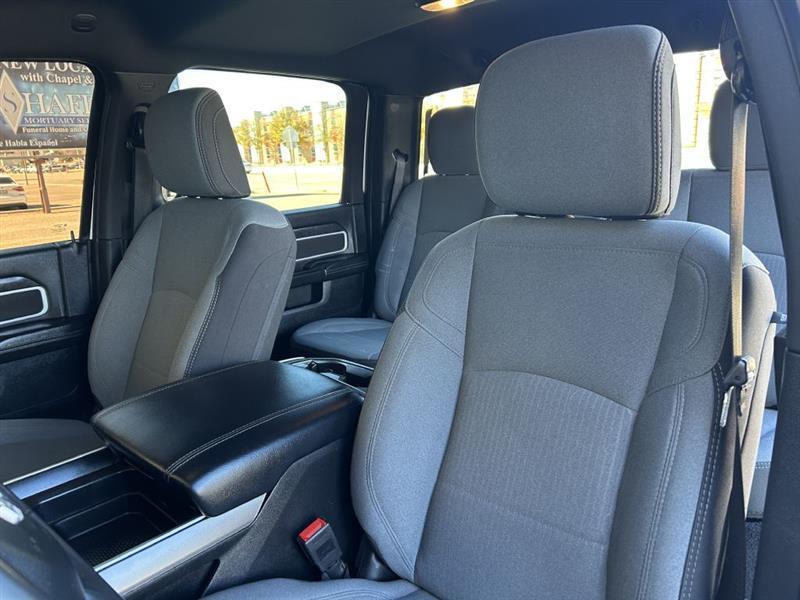 RAM 2500 Tradesman Crew Cab SWB 4WD 2024