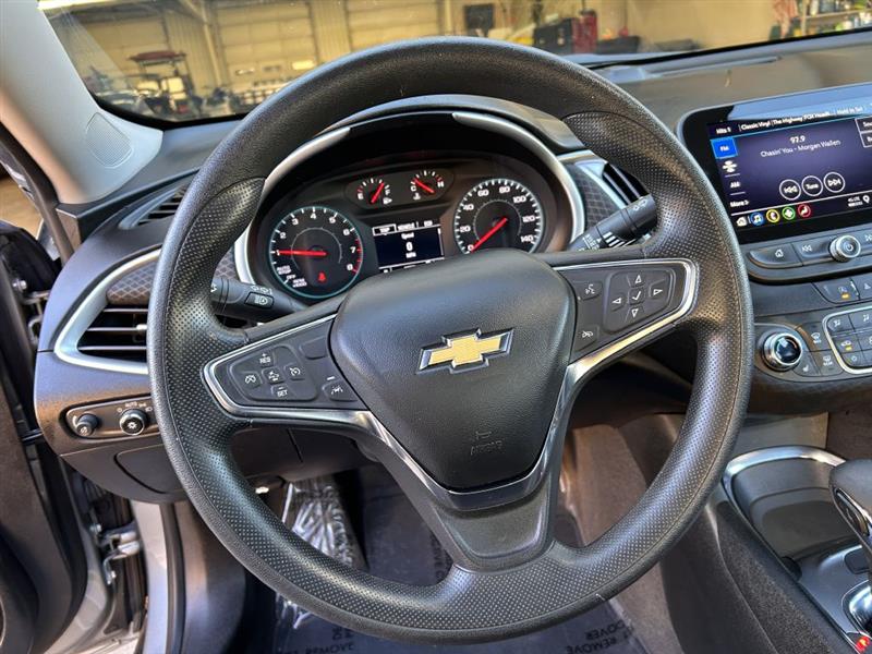 2023 Chevrolet Malibu 1LT photo 3