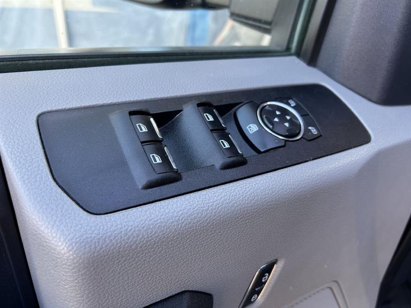 Ford F-350 SD XLT Crew Cab 4WD 2022