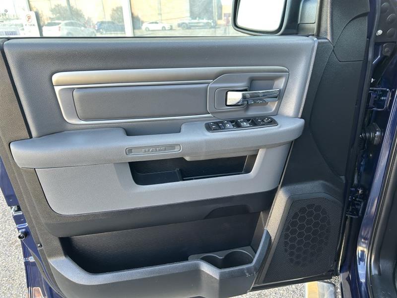 RAM 1500 SLT Crew Cab SWB 2WD 2014