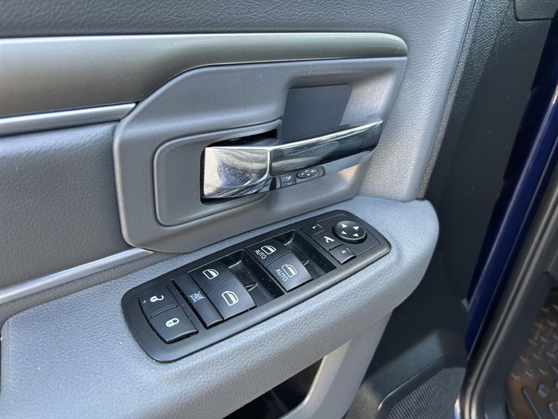 RAM 1500 SLT Crew Cab SWB 2WD 2014
