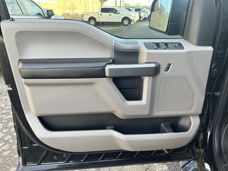 Ford F-150 XL SuperCrew 5.5-ft. Bed 4WD 2016