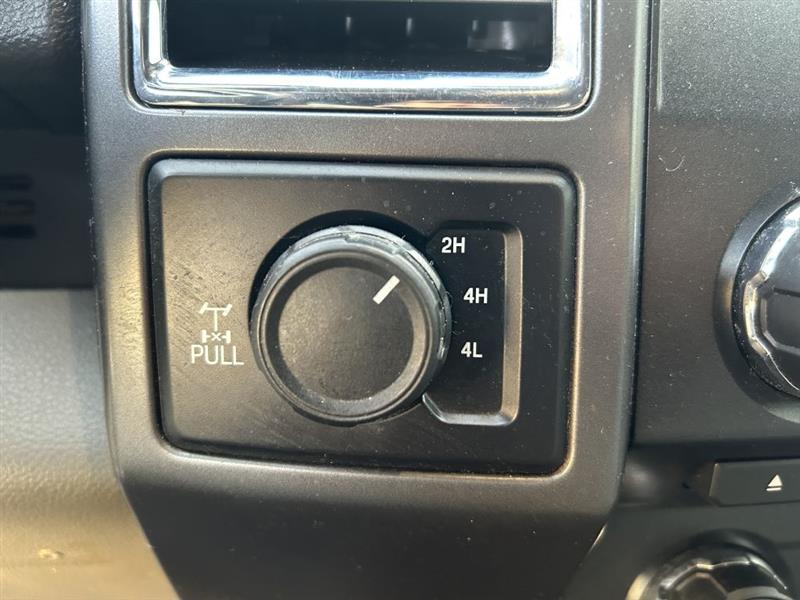 Ford F-150 XL SuperCrew 5.5-ft. Bed 4WD 2016