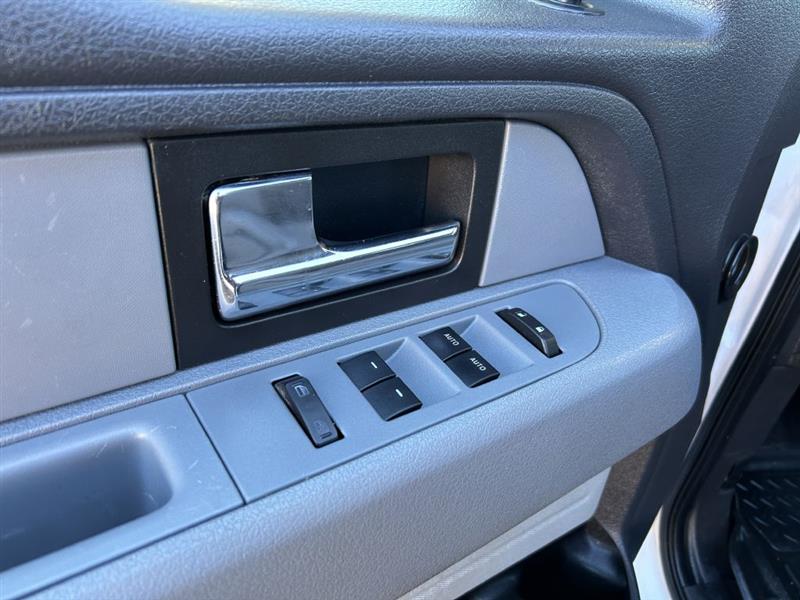 Ford F-150 XL SuperCab 8-ft. Bed 4WD 2013