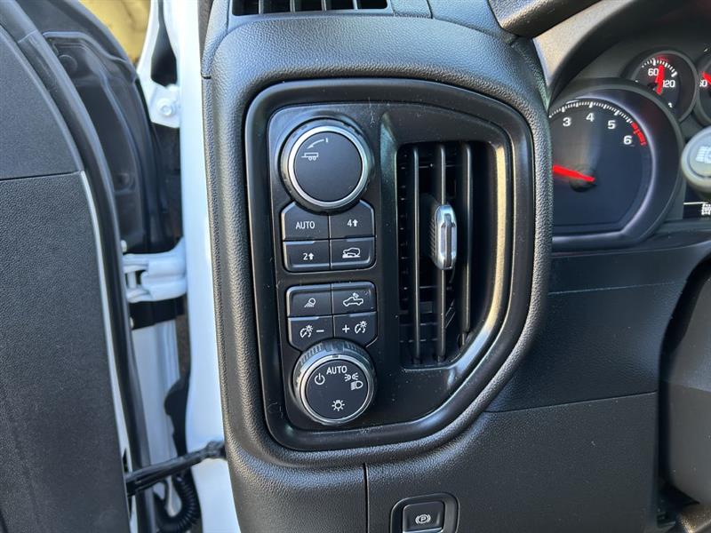 Chevrolet Silverado 1500 LT Crew Cab 4WD 2022