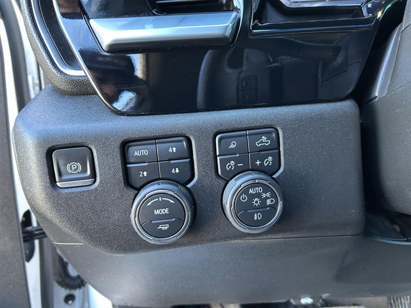 Chevrolet Silverado 1500 LTZ Crew Cab 4WD 2023