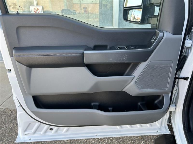 Ford F-250 SD XLT Crew Cab 4WD 2023