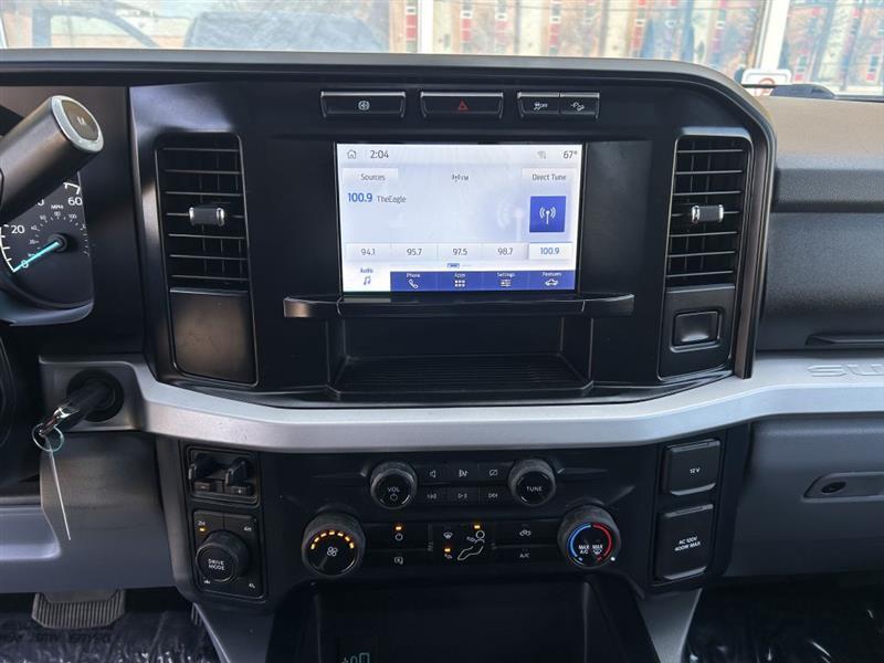 Ford F-250 SD XLT Crew Cab 4WD 2023