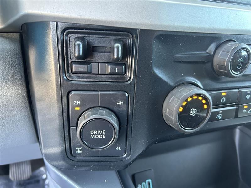 Ford F-250 SD XLT Crew Cab 4WD 2023