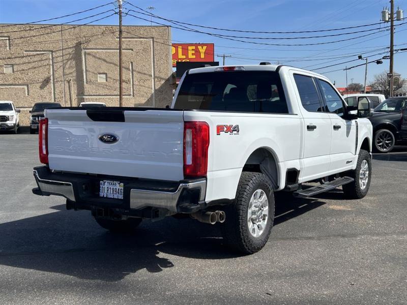 Ford F-250 SD XLT Crew Cab 4WD 2023