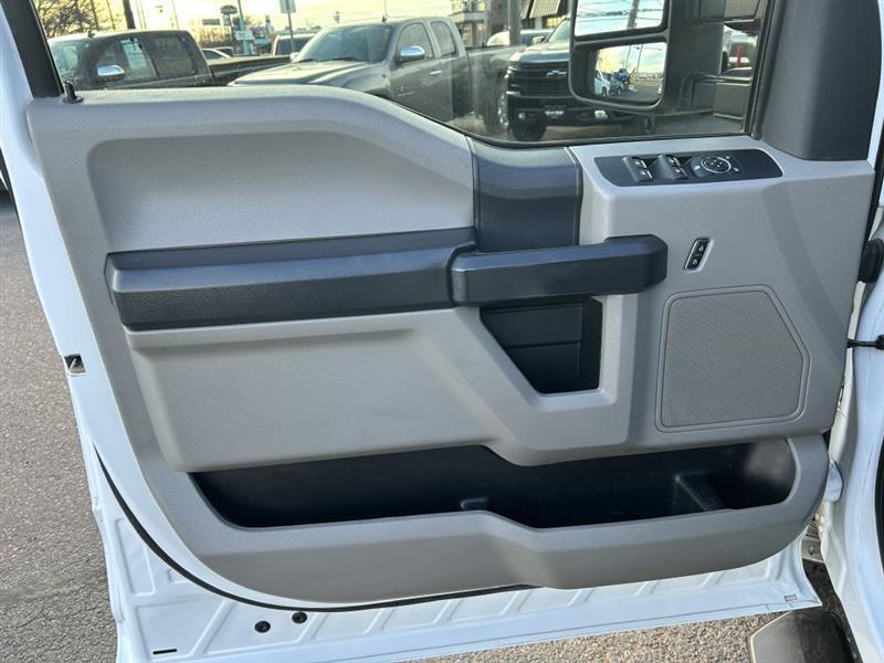 Ford F-250 SD XLT Crew Cab 4WD 2022