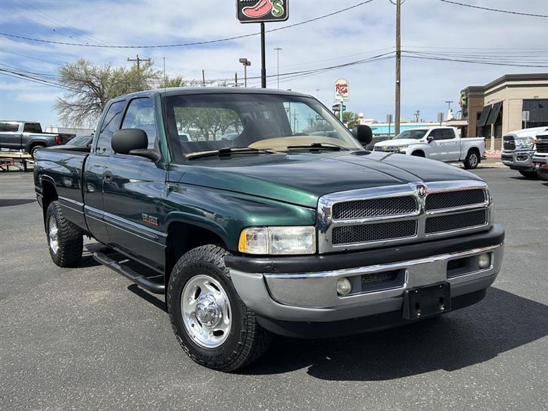 Dodge Ram 2500 Quad Cab 8-ft. Bed 2WD 2001