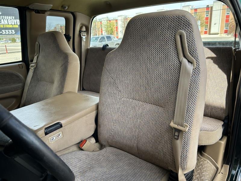 Dodge Ram 2500 Quad Cab 8-ft. Bed 2WD 2001