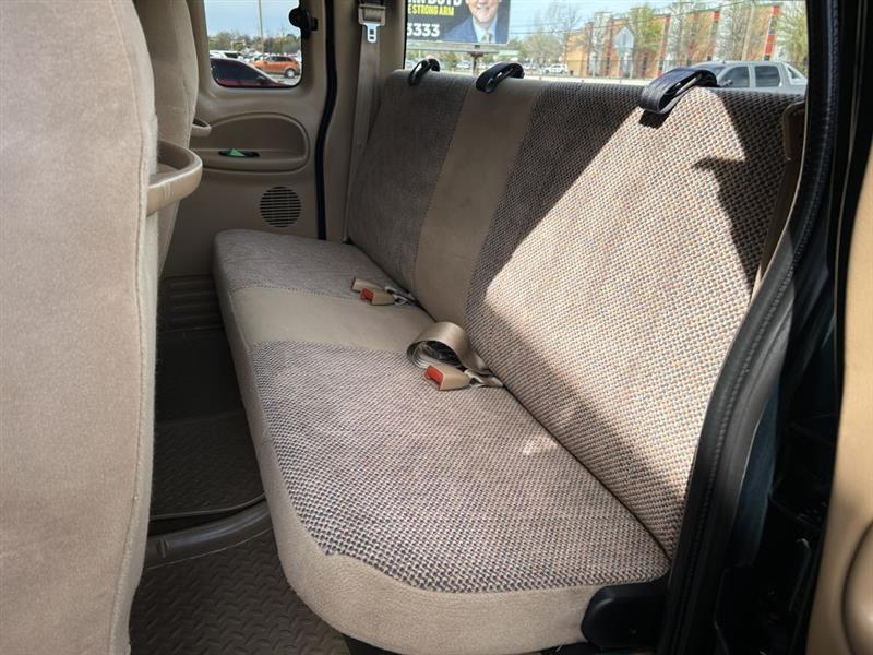 Dodge Ram 2500 Quad Cab 8-ft. Bed 2WD 2001