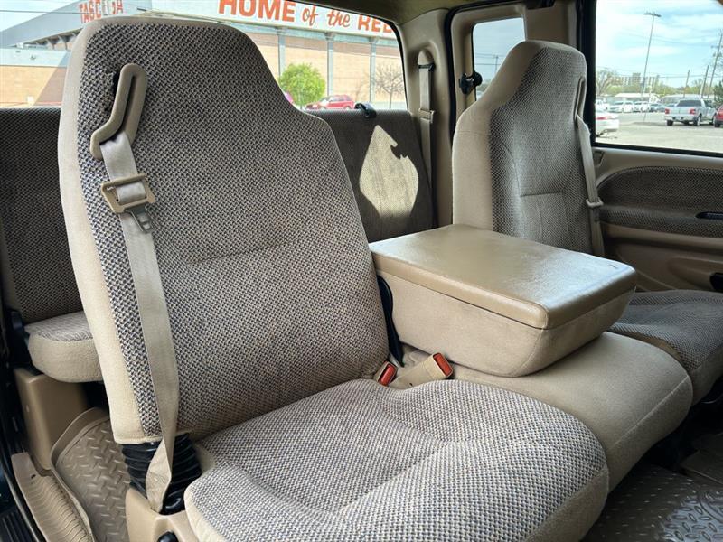 Dodge Ram 2500 Quad Cab 8-ft. Bed 2WD 2001