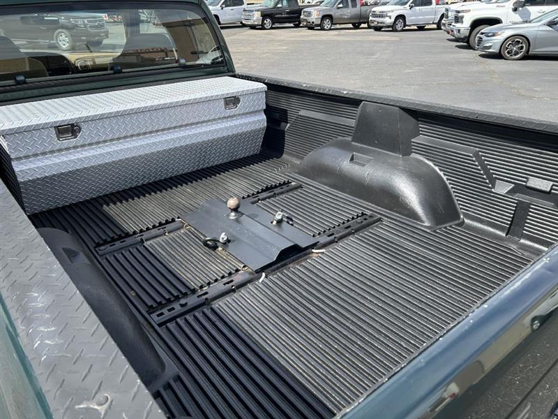 Dodge Ram 2500 Quad Cab 8-ft. Bed 2WD 2001