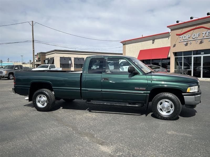 Dodge Ram 2500 Quad Cab 8-ft. Bed 2WD 2001