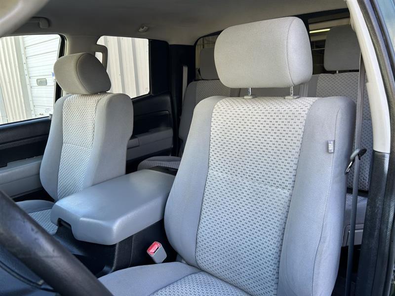 Toyota Tundra Tundra-Grade Double Cab 4.6L 2WD 2012