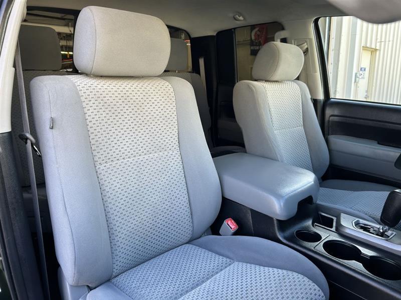 Toyota Tundra Tundra-Grade Double Cab 4.6L 2WD 2012