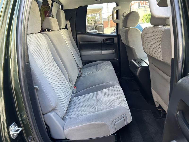 Toyota Tundra Tundra-Grade Double Cab 4.6L 2WD 2012